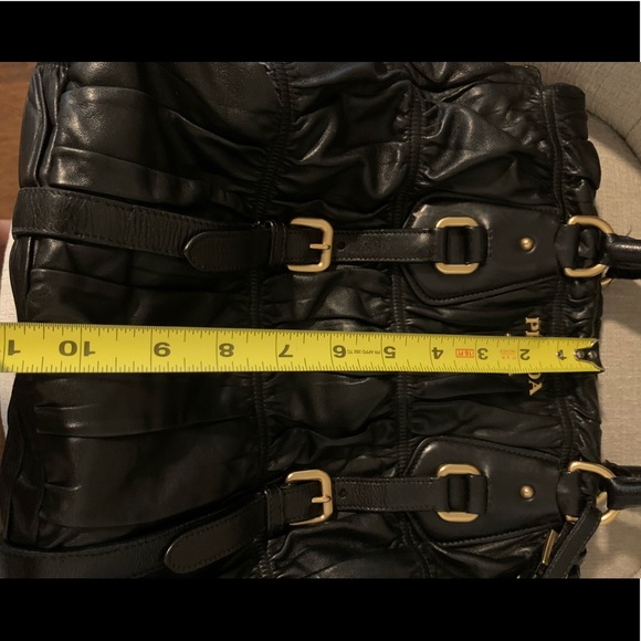 💯 Authentic Prada Black Leather cross/shopping bag - Picture 10 of 15